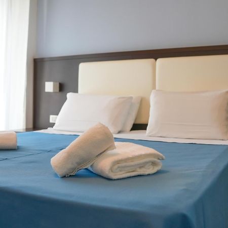 Hotel Lido Алба Адриатика Екстериор снимка