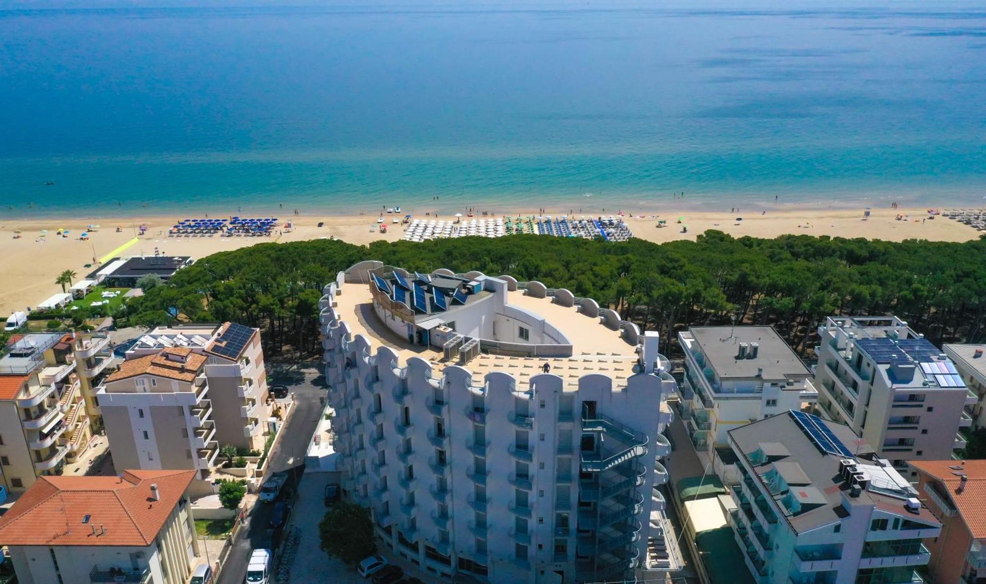 Hotel Lido Алба Адриатика Екстериор снимка