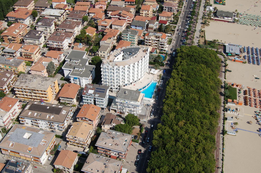 Hotel Lido Алба Адриатика Екстериор снимка