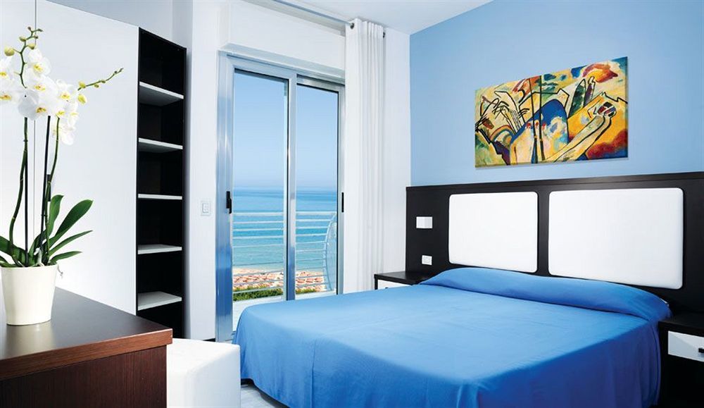 Hotel Lido Алба Адриатика Екстериор снимка