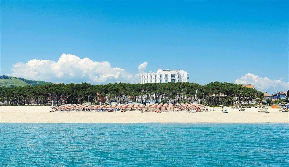 Hotel Lido Алба Адриатика Екстериор снимка