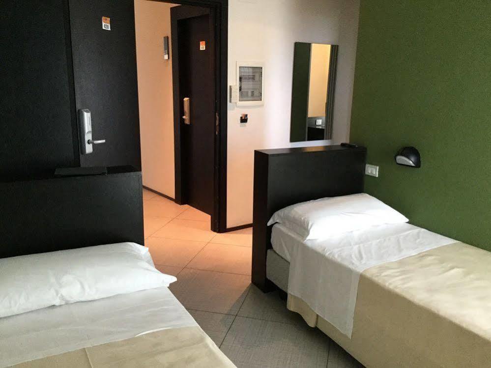 Hotel Lido Алба Адриатика Екстериор снимка